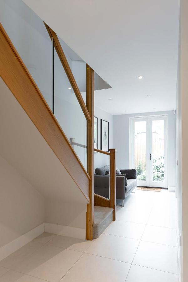 Immaculate Central Windsor Town House With Parking エクステリア 写真